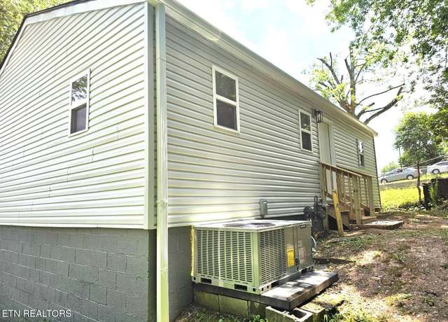 Property at 1529 Delaware Ave, Knoxville, TN 37921, 3 beds, 2 baths