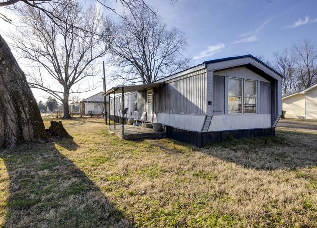 Property at 334 S Hickory Ave, Gallatin, TN 37066, 3 beds, 1 bath