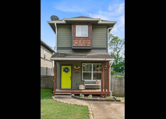 Property at 916A Thomas Ave, Nashville, TN 37216, 3 beds, 2.5 baths