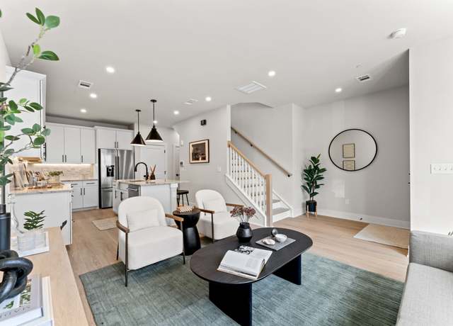 Property at 810 42nd Ave N, Nashville, TN 37209, 3 beds, 2.5 baths