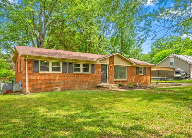Property at 206 Maplewood Dr, Clarksville, TN 37042, 3 beds, 1.5 baths
