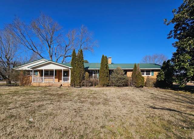 Property at 2194 Hampshire Pike, Columbia, TN 38401, 3 beds, 2 baths