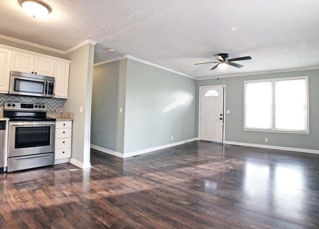Property at 112 Mountainwood Dr, Hendersonville, TN 37075, 3 beds, 1 bath