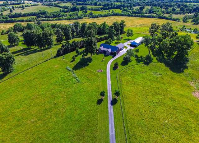 Property at 226 Naron Rd, Shelbyville, TN 37160, 4 beds, 3.5 baths