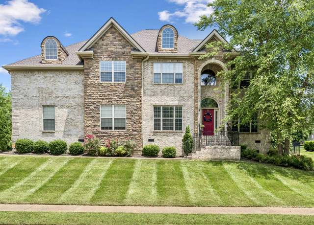 Property at 1000 Redwood Way, Hendersonville, TN 37075, 4 beds, 4 baths