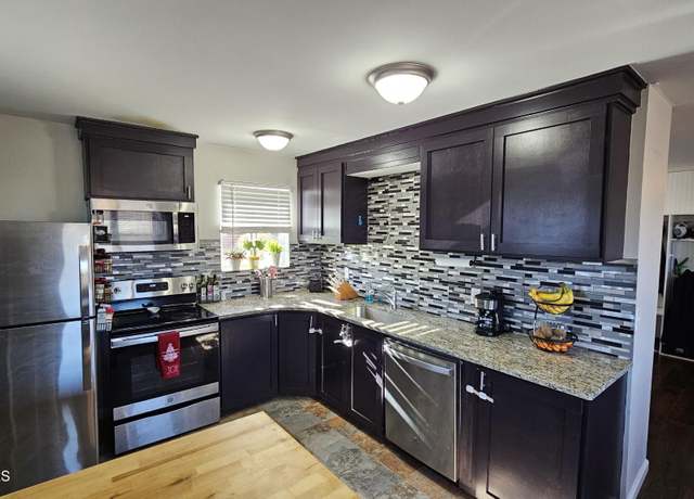 Property at 286 S Benedict Ave, Oak Ridge, TN 37830, 3 beds, 2 baths