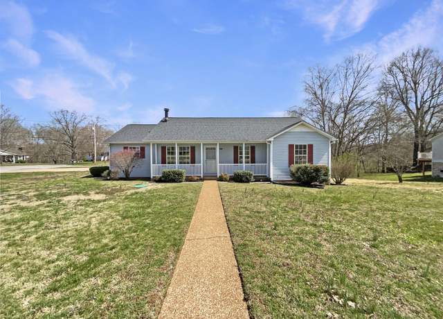 Property at 1421 Bradshaw Dr, Columbia, TN 38401, 3 beds, 2 baths