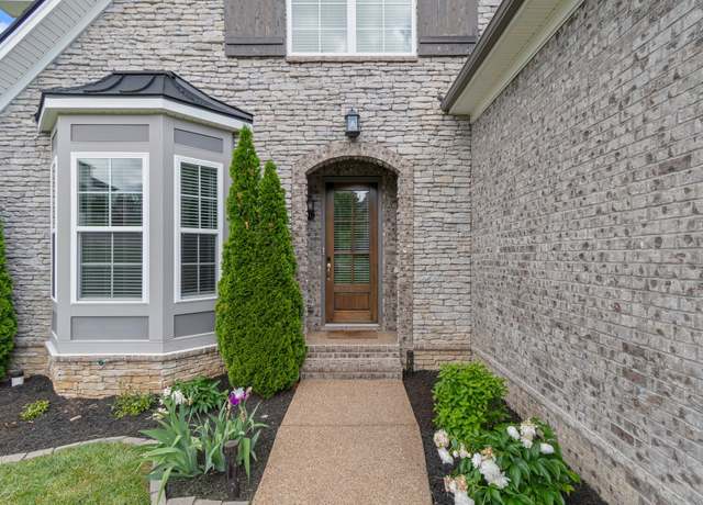 Property at 409 Eagle Rdg, Nashville, TN 37209, 5 beds, 3.5 baths
