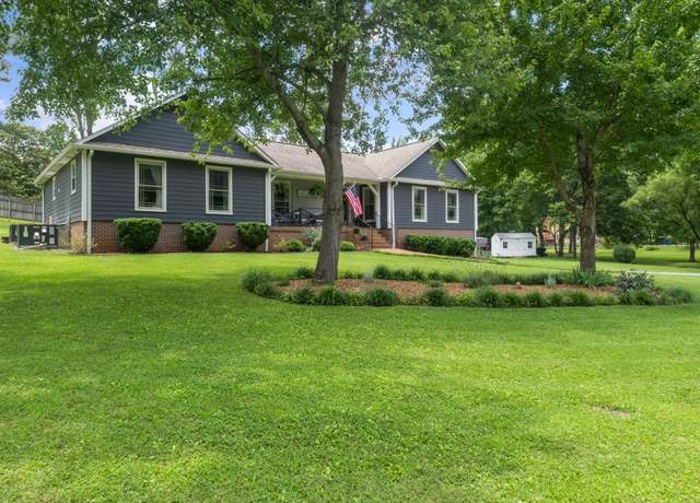 Property at 1400 Manor Rd, Columbia, TN 38401, 6 beds, 4 baths