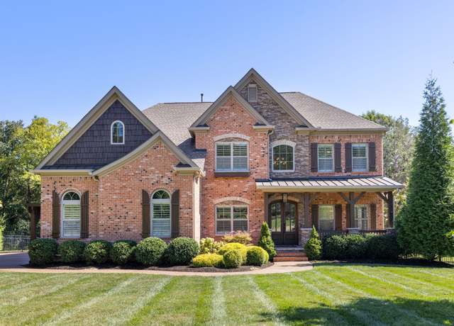 Property at 822 Singleton Ln, Brentwood, TN 37027, 4 beds, 4.5 baths