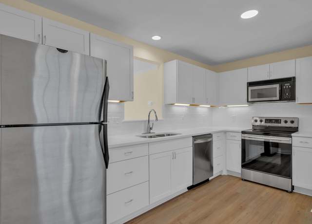 Property at 2120 Lebanon Pike #29, Nashville, TN 37210, 2 beds, 2.5 baths
