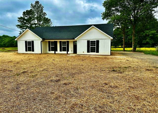 Property at 136 Whitaker Rd, Shelbyville, TN 37160, 3 beds, 3 baths