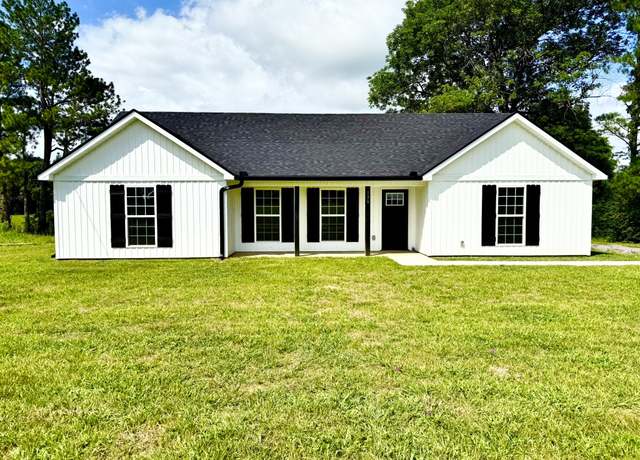 Property at 136 Whitaker Rd, Shelbyville, TN 37160, 3 beds, 2 baths