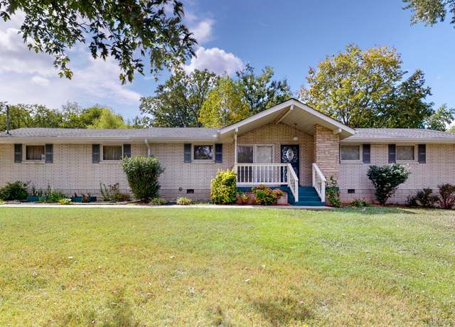 Property at 167 Lakeside Park Dr, Hendersonville, TN 37075, 3 beds, 2 baths