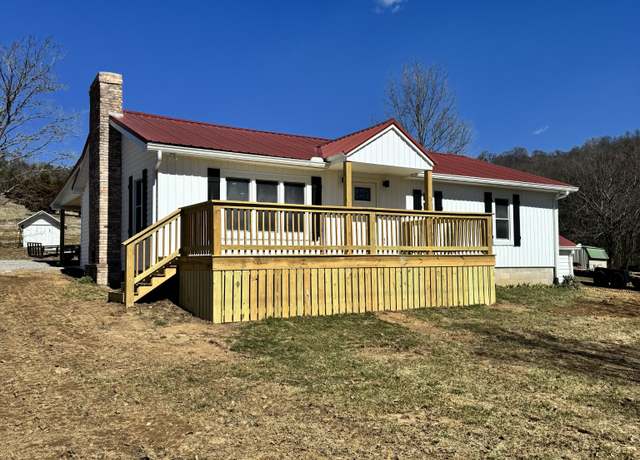 Property at 785 Woodmore Hollow Ln, Hartsville, TN 37074, 3 beds, 2 baths