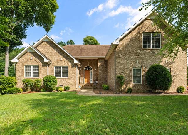 Property at 702 Gunn Ln, Springfield, TN 37172, 3 beds, 2.5 baths