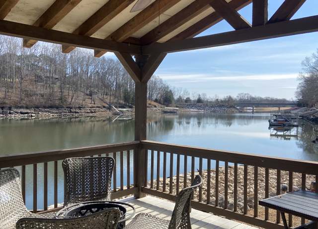 Property at 340 Hillwood Dr, Estill Springs, TN 37330, 4 beds, 3 baths