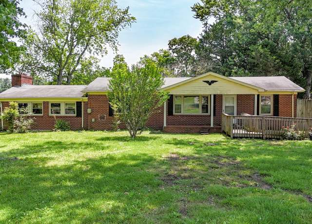 Property at 401 Clark Blvd, Mcminnville, TN 37110, 3 beds, 3 baths