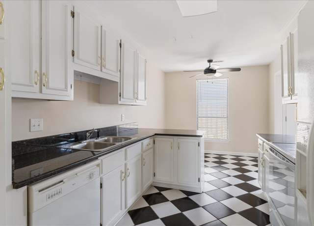 Property at 975 General George Patton Rd, Nashville, TN 37221, 3 beds, 2.5 baths