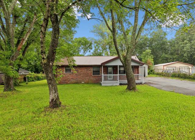 Property at 120 Johns St, La Vergne, TN 37086, 3 beds, 2 baths