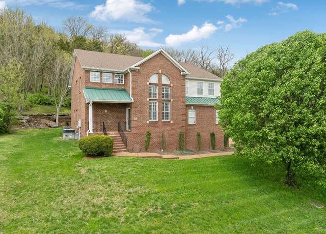 Property at 5225 Whispering Valley Dr, Nashville, TN 37211, 5 beds, 3.5 baths