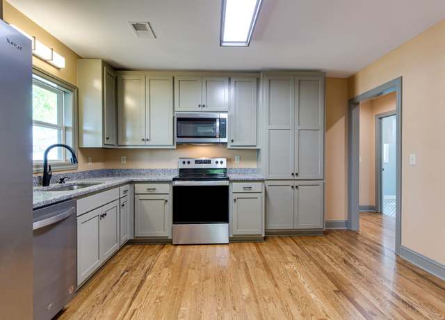 Property at 4015 Highway 48 N, Charlotte, TN 37036, 3 beds, 2.5 baths