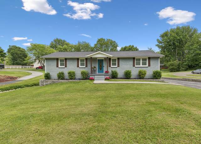 Property at 307 S Hummingbird Ln, Dickson, TN 37055, 3 beds, 2 baths