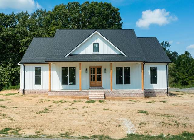 Property at 3213 Carolina Ave, Centerville, TN 37033, 3 beds, 2.5 baths