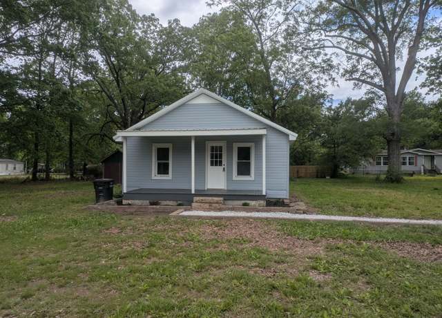 Property at 310 S Roosevelt St, Tullahoma, TN 37388, 2 beds, 1 bath