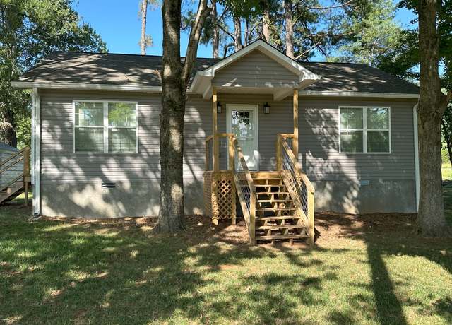 Property at 352 Janice Dr, Sparta, TN 38583, 2 beds, 2 baths