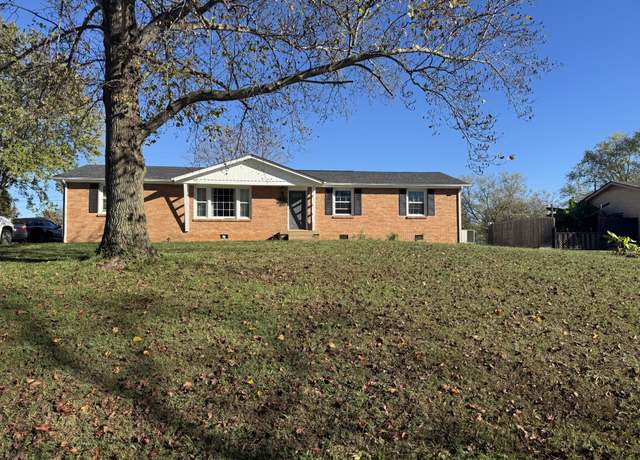 Property at 511 Woodbury Dr, Clarksville, TN 37042, 3 beds, 1.5 baths