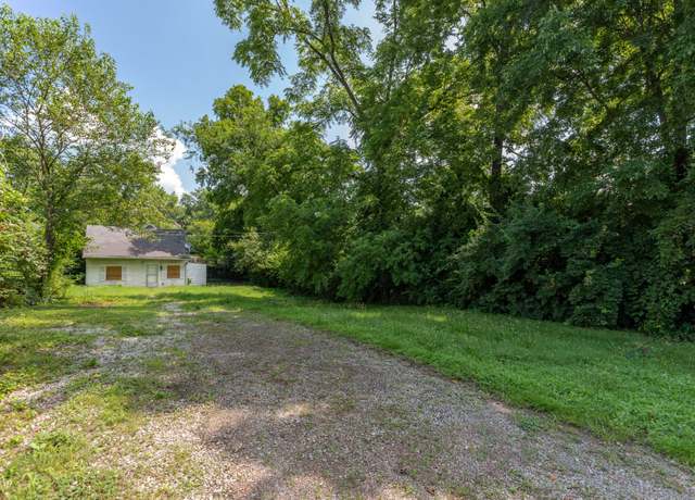 Property at 213 Eastmoreland St, Nashville, TN 37207, 2 beds, 1 bath