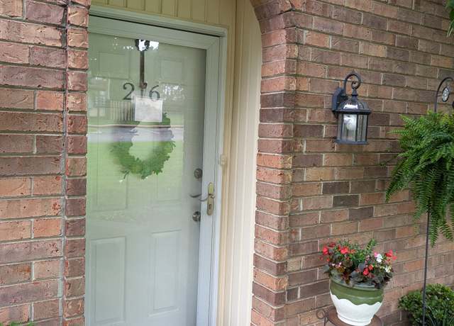 Property at 216 Cottage Pl, Nashville, TN 37214, 2 beds, 2 baths