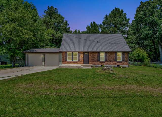 Property at 509 Jewel Dr, Clarksville, TN 37042, 3 beds, 3 baths
