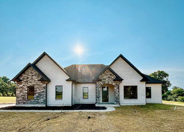 Property at 5700 Hwy 231 S, Castalian Springs, TN 37031, 4 beds, 2 baths