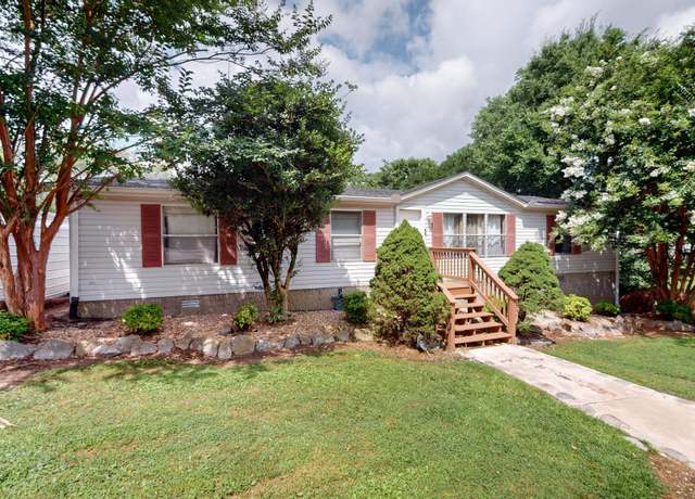 Property at 37 Crestview Dr, Mount Juliet, TN 37122, 3 beds, 2 baths