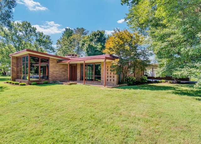Property at 851 W Bockman Way, Sparta, TN 38583, 4 beds, 2.5 baths