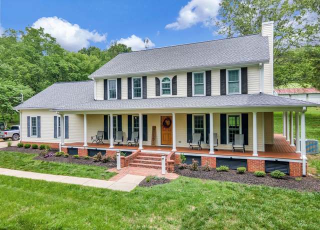 Property at 4060 Carters Creek Pike, Franklin, TN 37064, 4 beds, 2.5 baths