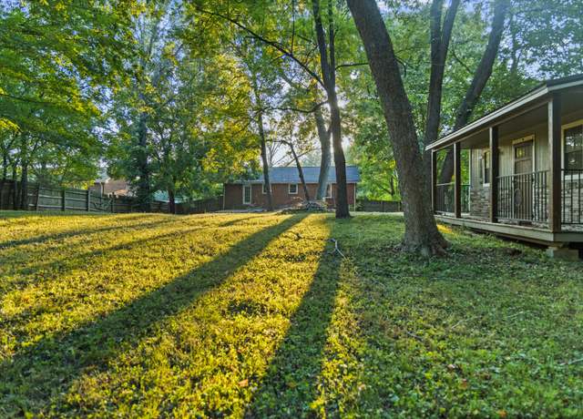 Property at 1817 Apex Dr, Clarksville, TN 37040, 3 beds, 2.5 baths