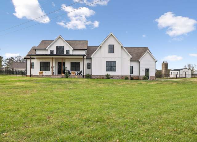 Property at 1923 Hicks Ln, Columbia, TN 38401, 5 beds, 5.5 baths