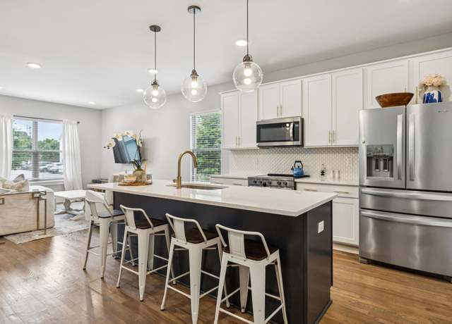 Property at 220 Thompson Park Dr, Nashville, TN 37211, 3 beds, 3 baths