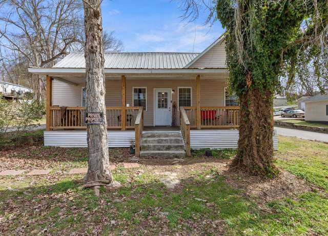 Property at 403 Victoria St, Pulaski, TN 38478, 3 beds, 2 baths