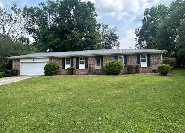 Property at 203 Arnold Ave, Tullahoma, TN 37388, 3 beds, 2 baths