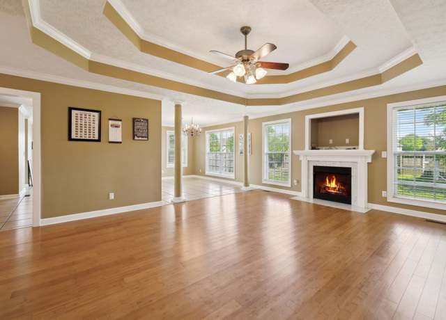 Property at 1000 Roland Ct, Cottontown, TN 37048, 3 beds, 2 baths