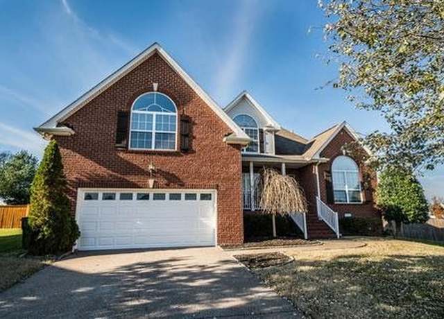 Property at 540 Bradford Dr, Gallatin, TN 37066, 3 beds, 2.5 baths