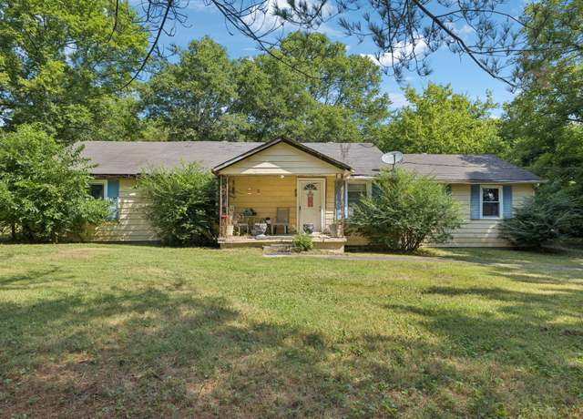 Property at 4542 S Carothers Rd, Franklin, TN 37064, 3 beds, 1 bath