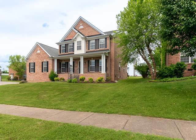 Property at 120 Camarado Ln, Hendersonville, TN 37075, 4 beds, 2.5 baths