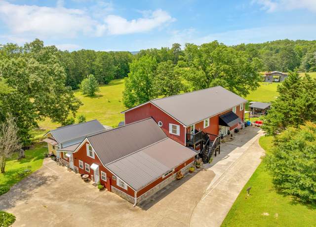 Property at 997 W 12th St, Chickamauga, GA 30707, 7 beds, 4.5 baths