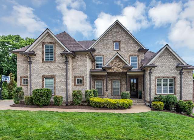 Property at 2040 Brisbane Dr, Spring Hill, TN 37174, 5 beds, 4 baths