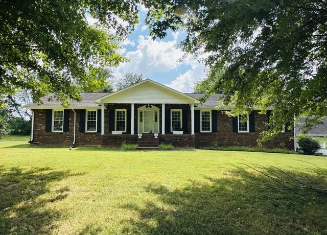 Property at 1900 Red Boiling Springs Rd, Lafayette, TN 37083, 3 beds, 2 baths